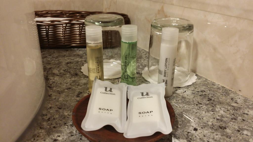 Hotel H Valley Янгон Экстерьер фото