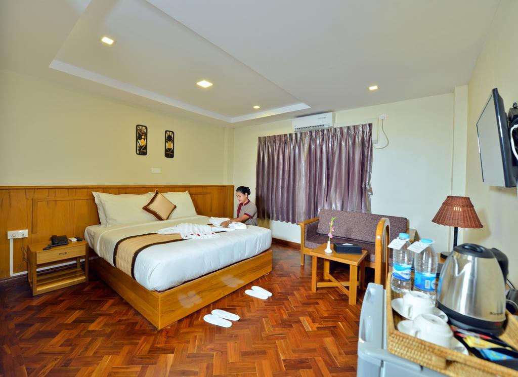 Hotel H Valley Янгон Экстерьер фото